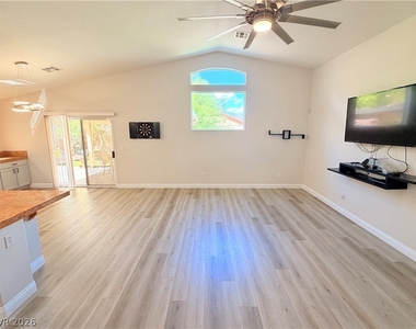 7914 Villa Pintura Avenue - Photo Thumbnail 10
