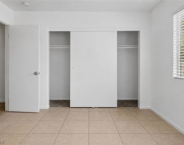 5412 Moonstruck Avenue - Photo Thumbnail 16