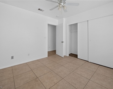 5412 Moonstruck Avenue - Photo Thumbnail 15