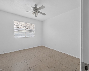 5412 Moonstruck Avenue - Photo Thumbnail 13
