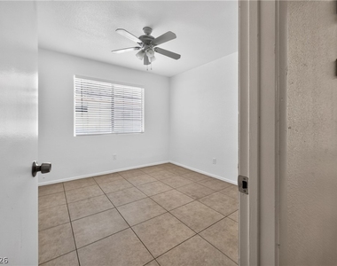 5412 Moonstruck Avenue - Photo Thumbnail 12
