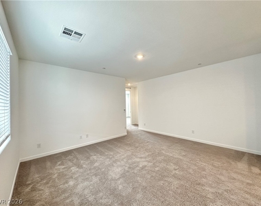 563 Mountain Robin Avenue - Photo Thumbnail 12