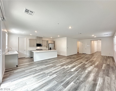 563 Mountain Robin Avenue - Photo Thumbnail 3