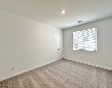 563 Mountain Robin Avenue - Photo Thumbnail 9