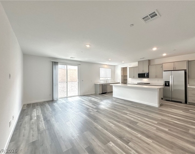 563 Mountain Robin Avenue - Photo Thumbnail 4