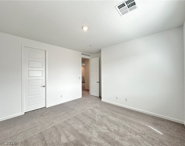 563 Mountain Robin Avenue - Photo Thumbnail 23