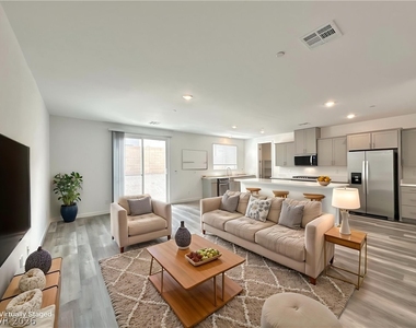 563 Mountain Robin Avenue - Photo Thumbnail 5