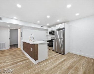 488 Albert Avenue - Photo Thumbnail 5