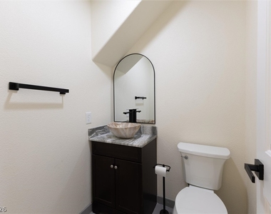 2050 Paterno Avenue - Photo Thumbnail 5