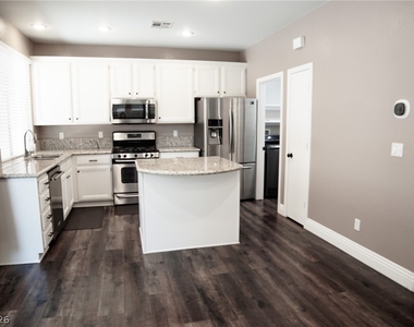 205 Summer Palace Way - Photo Thumbnail 5