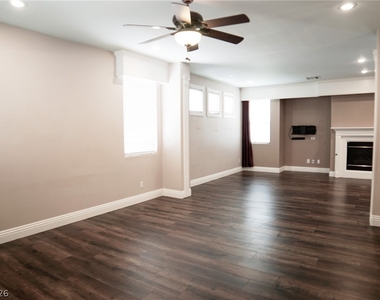 205 Summer Palace Way - Photo Thumbnail 2