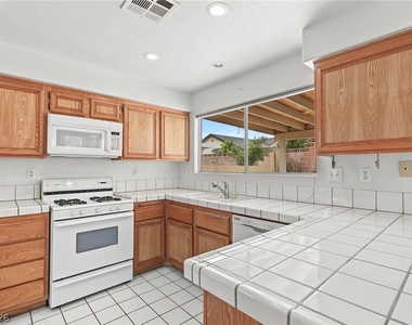 2909 Sarina Avenue - Photo Thumbnail 8