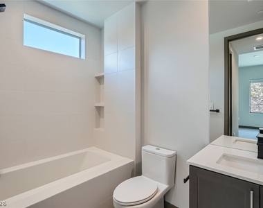 18 Promenade Isle Lane - Photo Thumbnail 16