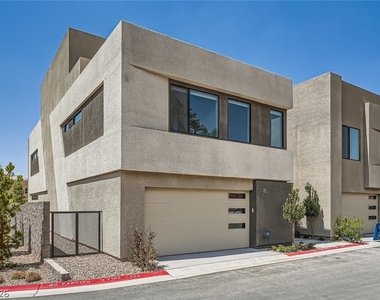18 Promenade Isle Lane - Photo Thumbnail 1
