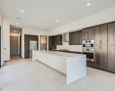 18 Promenade Isle Lane - Photo Thumbnail 8