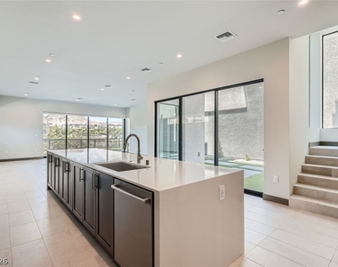 18 Promenade Isle Lane - Photo Thumbnail 7