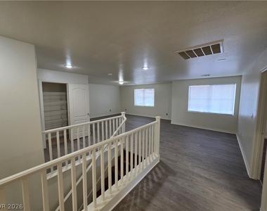 7349 Dolphine Crest Avenue - Photo Thumbnail 15