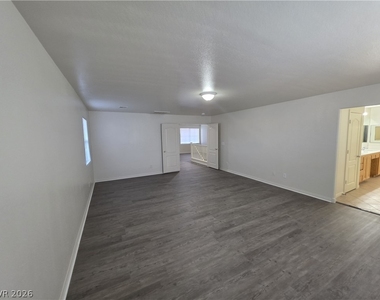 7349 Dolphine Crest Avenue - Photo Thumbnail 38