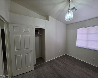 1236 Dusty Creek Street - Photo Thumbnail 17