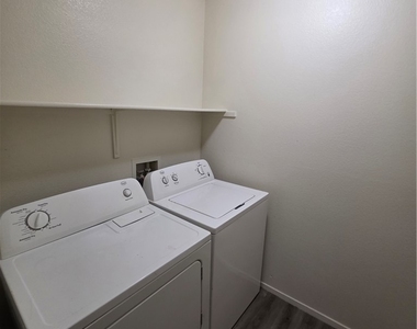 1236 Dusty Creek Street - Photo Thumbnail 25