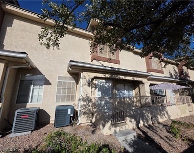 1236 Dusty Creek Street - Photo Thumbnail 3