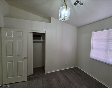 1236 Dusty Creek Street - Photo Thumbnail 19