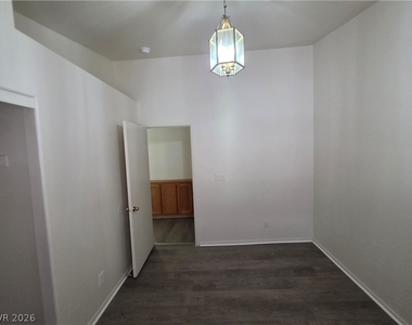 1236 Dusty Creek Street - Photo Thumbnail 14