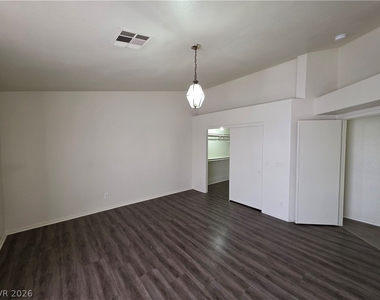 1236 Dusty Creek Street - Photo Thumbnail 6