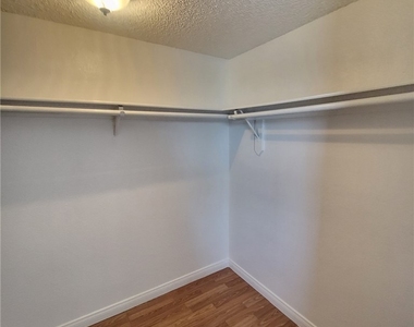 4264 Tara Avenue - Photo Thumbnail 9