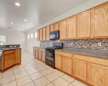 6724 Donna Street - Photo Thumbnail 4