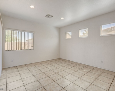 6724 Donna Street - Photo Thumbnail 7