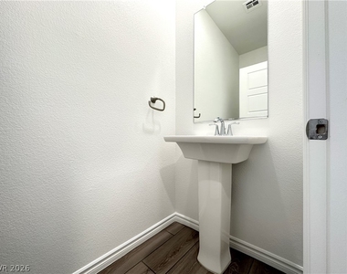 8357 Aurora Ridge Avenue - Photo Thumbnail 9