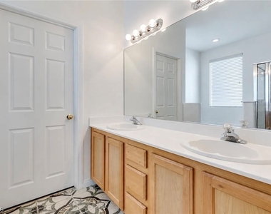 8750 Villa Faith Avenue - Photo Thumbnail 17
