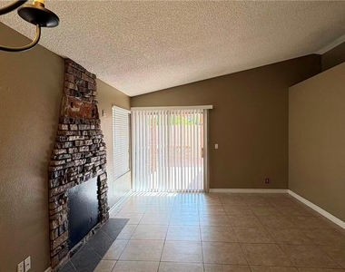 42 Quiet Desert Lane - Photo Thumbnail 3
