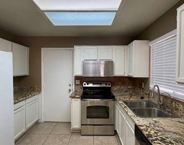 42 Quiet Desert Lane - Photo Thumbnail 5