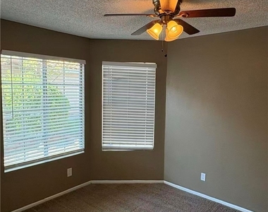 42 Quiet Desert Lane - Photo Thumbnail 7