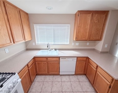 10263 Burning Bush Street - Photo Thumbnail 8