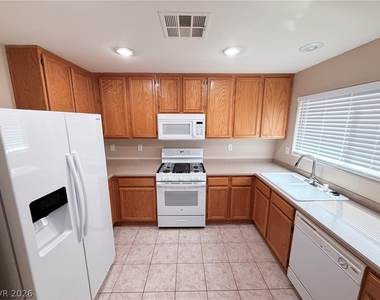 10263 Burning Bush Street - Photo Thumbnail 3