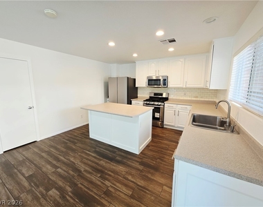 11606 Costa Linda Avenue - Photo Thumbnail 9