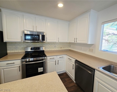 11606 Costa Linda Avenue - Photo Thumbnail 12