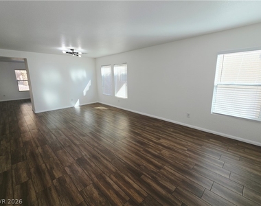 11606 Costa Linda Avenue - Photo Thumbnail 4