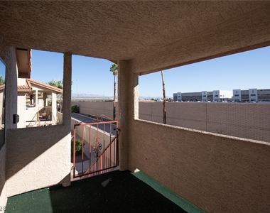 737 Rock Springs Drive - Photo Thumbnail 19