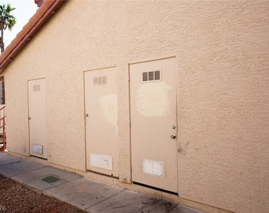 737 Rock Springs Drive - Photo Thumbnail 18