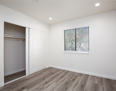 737 Rock Springs Drive - Photo Thumbnail 14