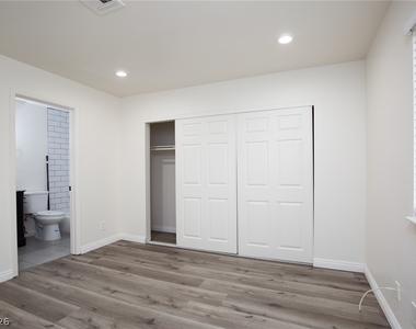 737 Rock Springs Drive - Photo Thumbnail 16