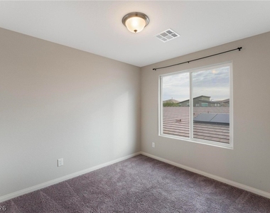 4320 Stardusk Falls Avenue - Photo Thumbnail 15