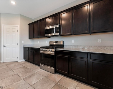 4320 Stardusk Falls Avenue - Photo Thumbnail 10