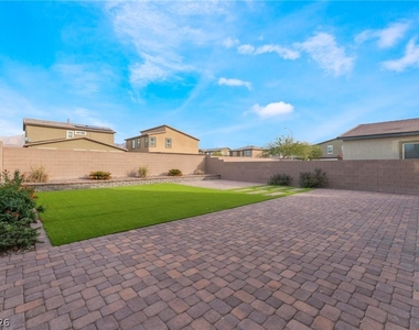 4320 Stardusk Falls Avenue - Photo Thumbnail 32