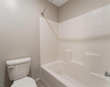 4320 Stardusk Falls Avenue - Photo Thumbnail 23