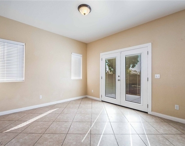 2921 Bayliner Avenue - Photo Thumbnail 12